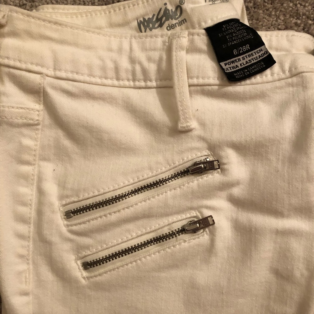 White skinny Capri